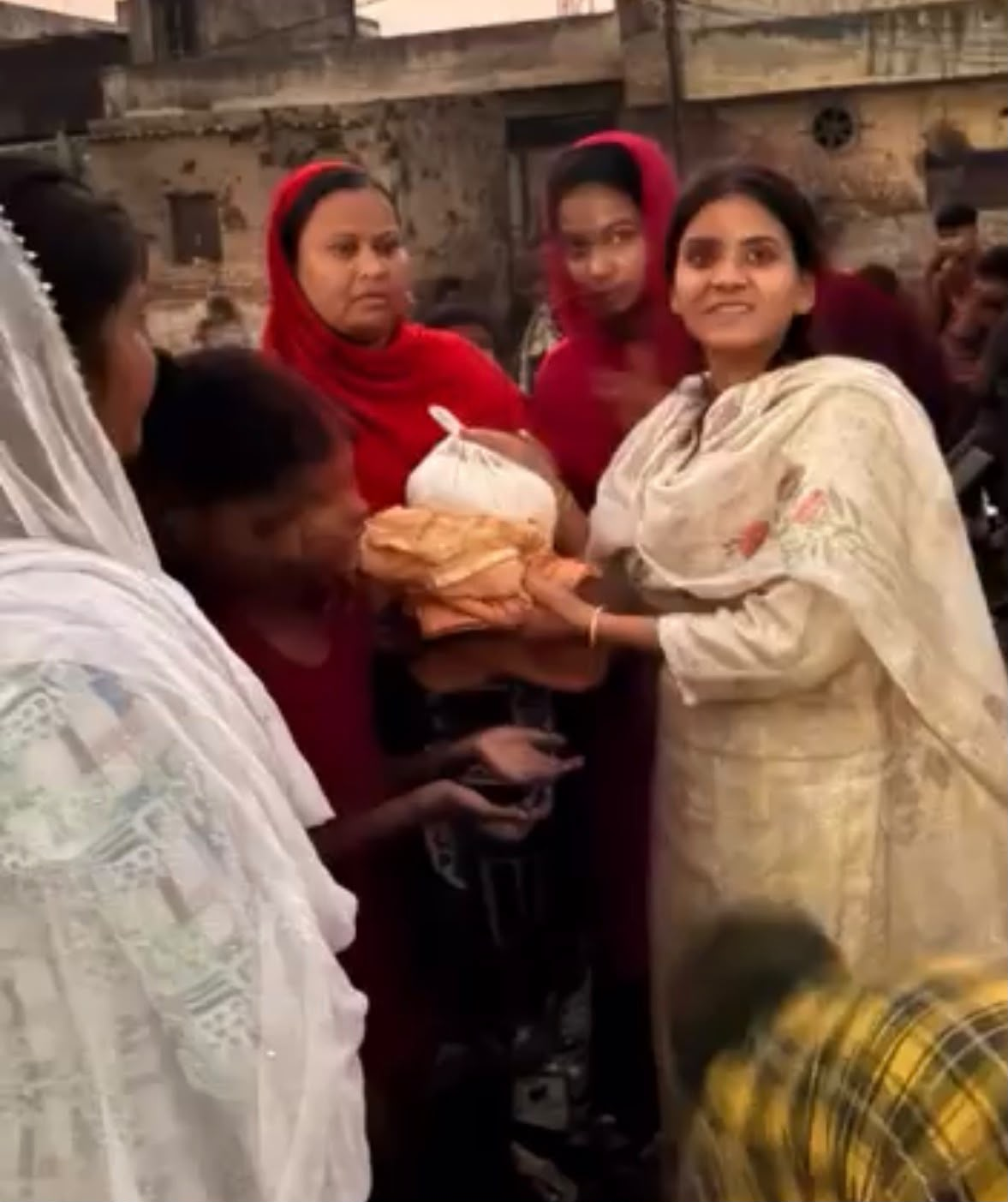 Community relief support by Bharte Kadam Foundation